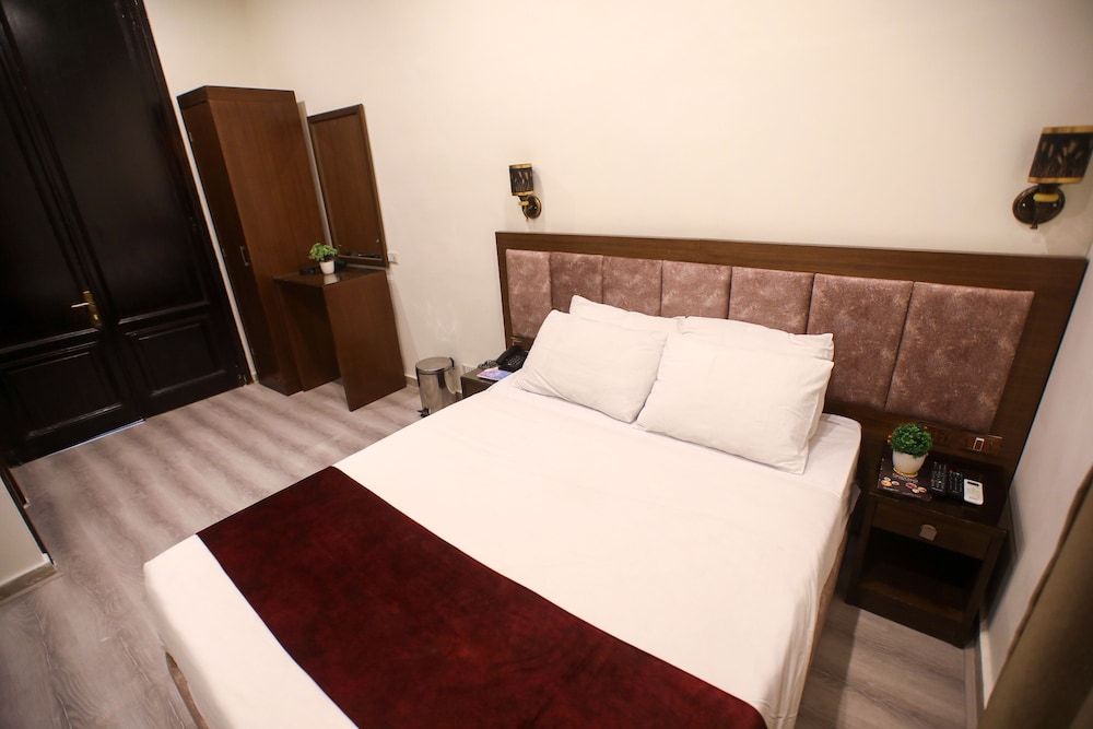 undefined VG HOTEL 5