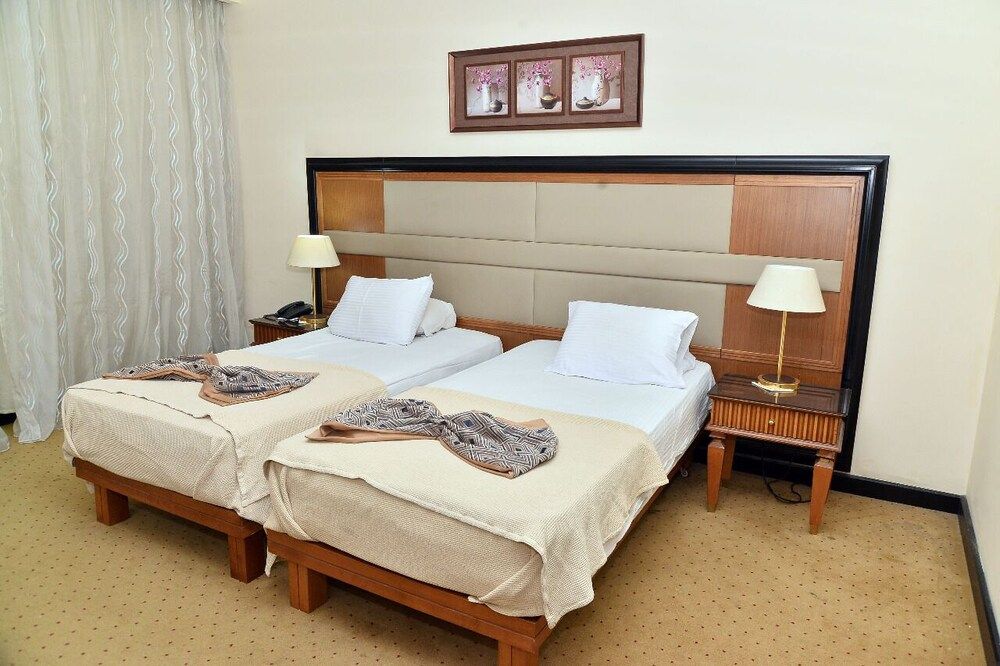 Chain Luxe Paradise Hotel Standard Room Egyptian only 3