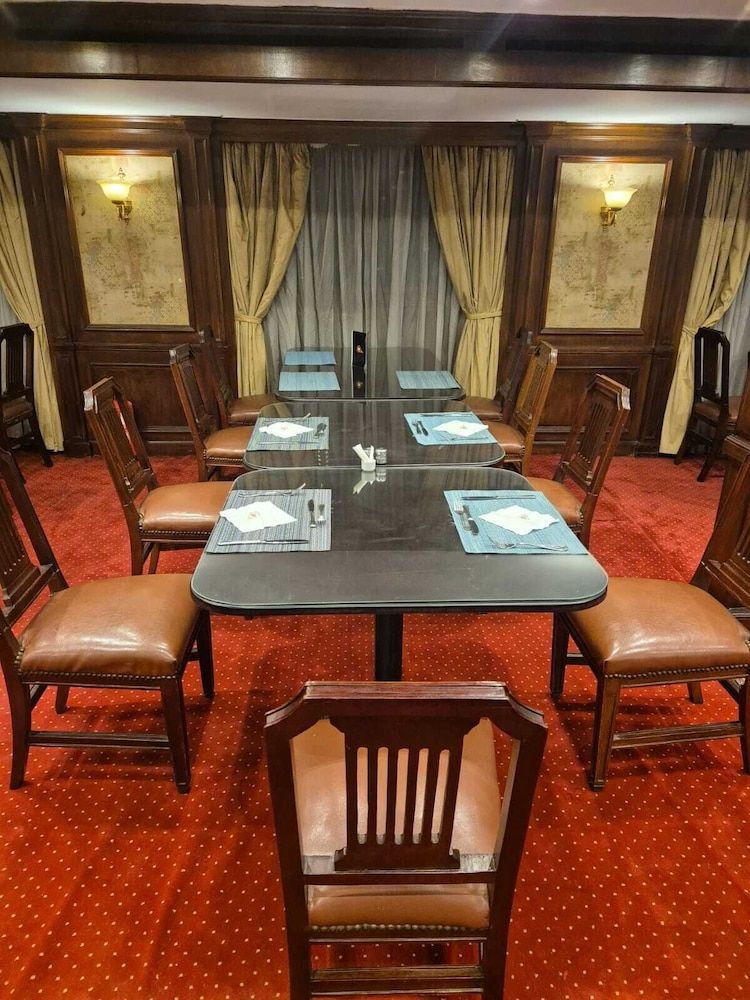 undefined Mimi and Diamond Hotel 7