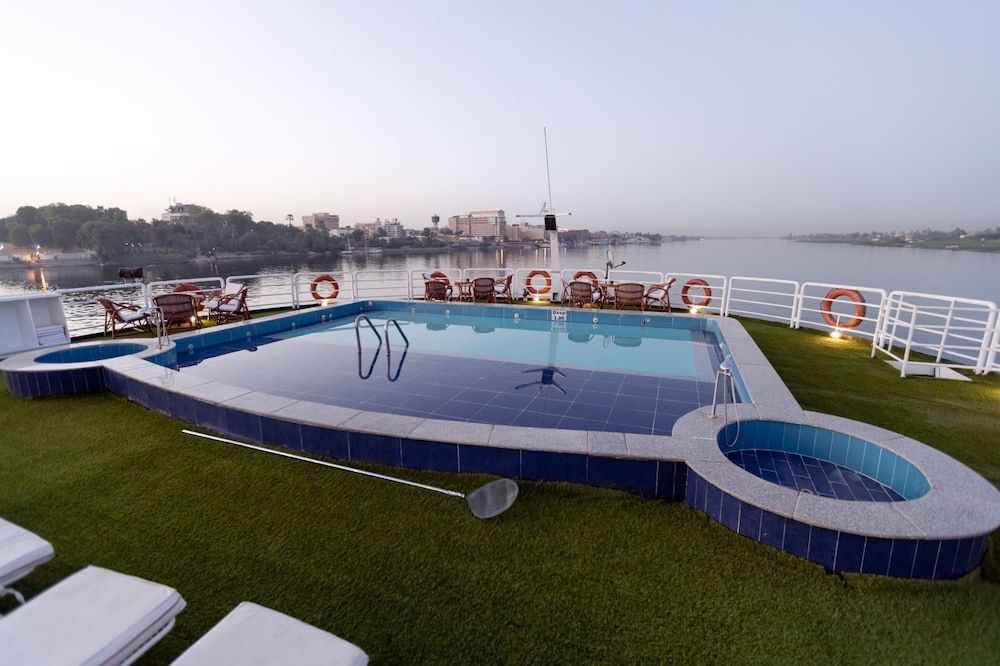 undefined Mimi and Diamond Hotel 9