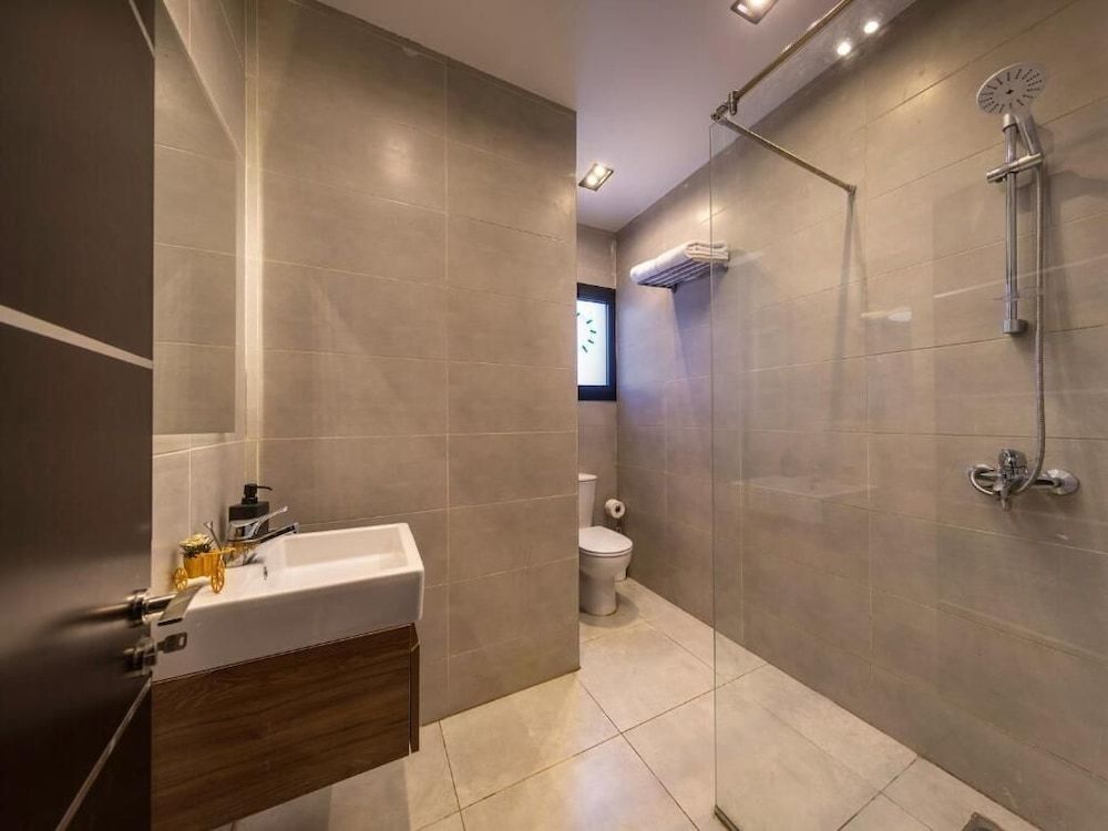 undefined Travelholic Residence Golden Gates 10