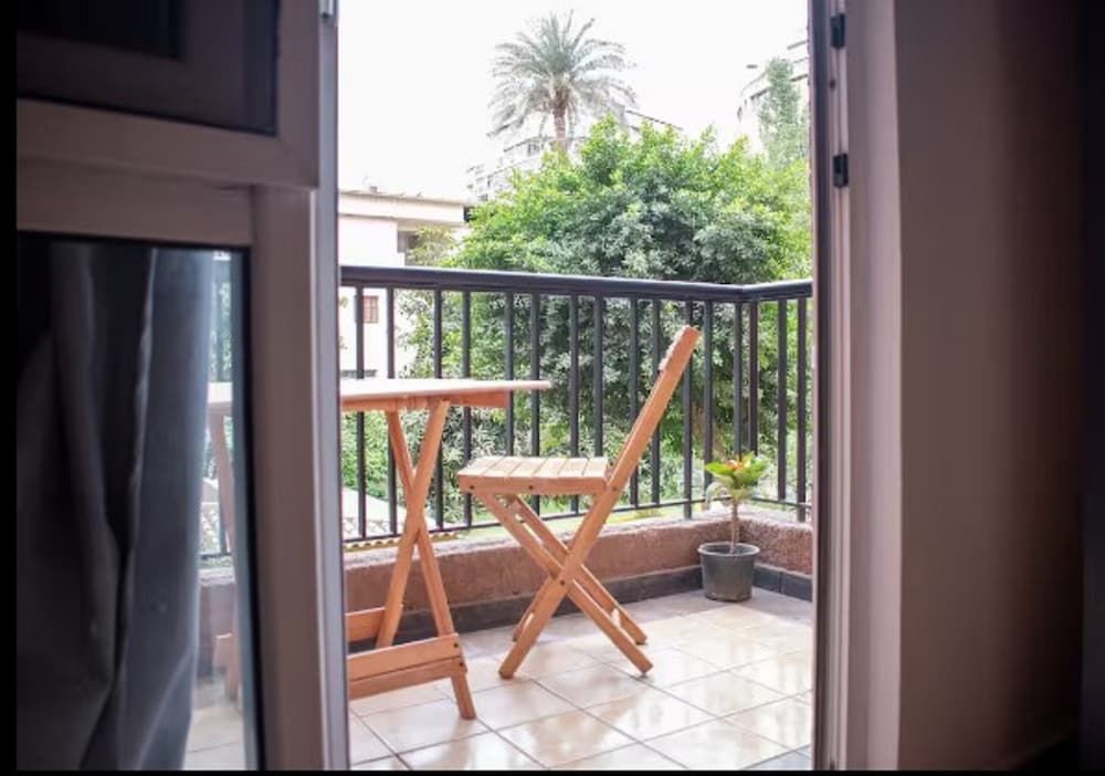 Casa De Elegant Grand Apartment, 3 Bedrooms, Garden View 8