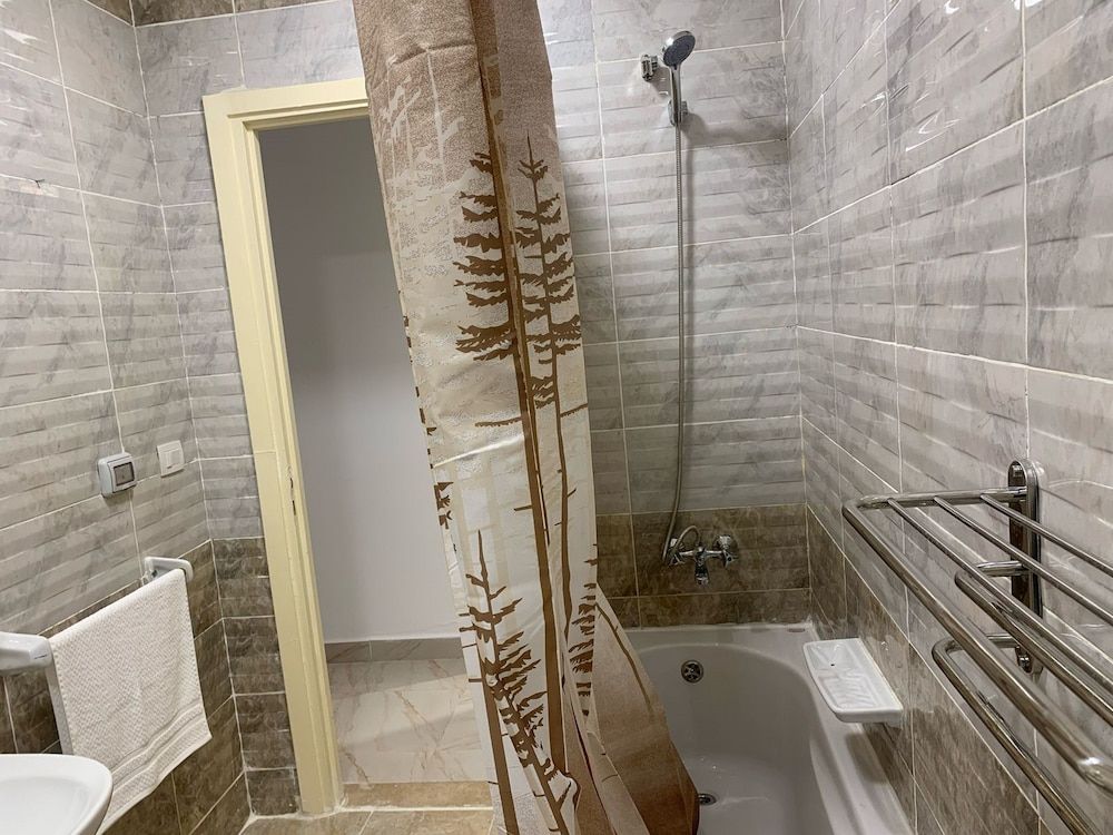 Casa De Elegant Grand Apartment, 3 Bedrooms, Garden View 14