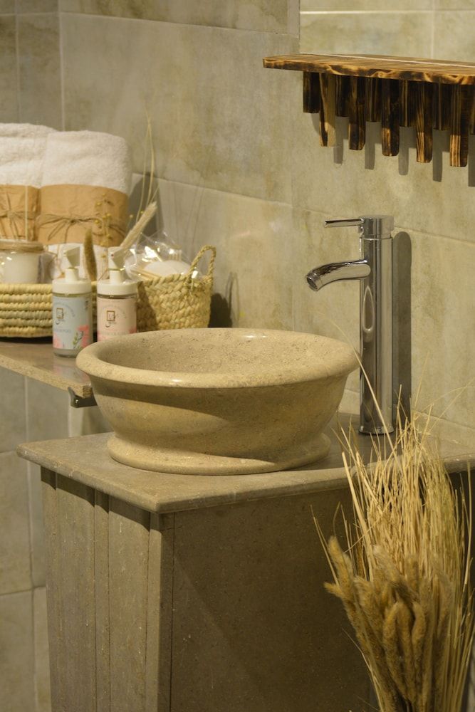 El otel Deluxe Double Room, Private Bathroom 4