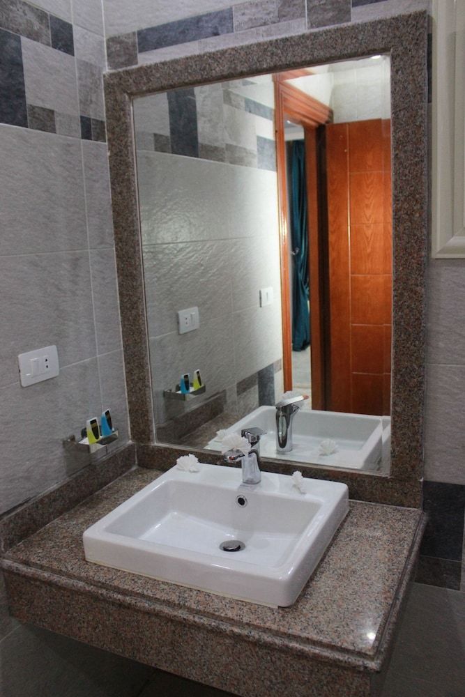 ELShams Hotel Deluxe Double or Twin Room 8