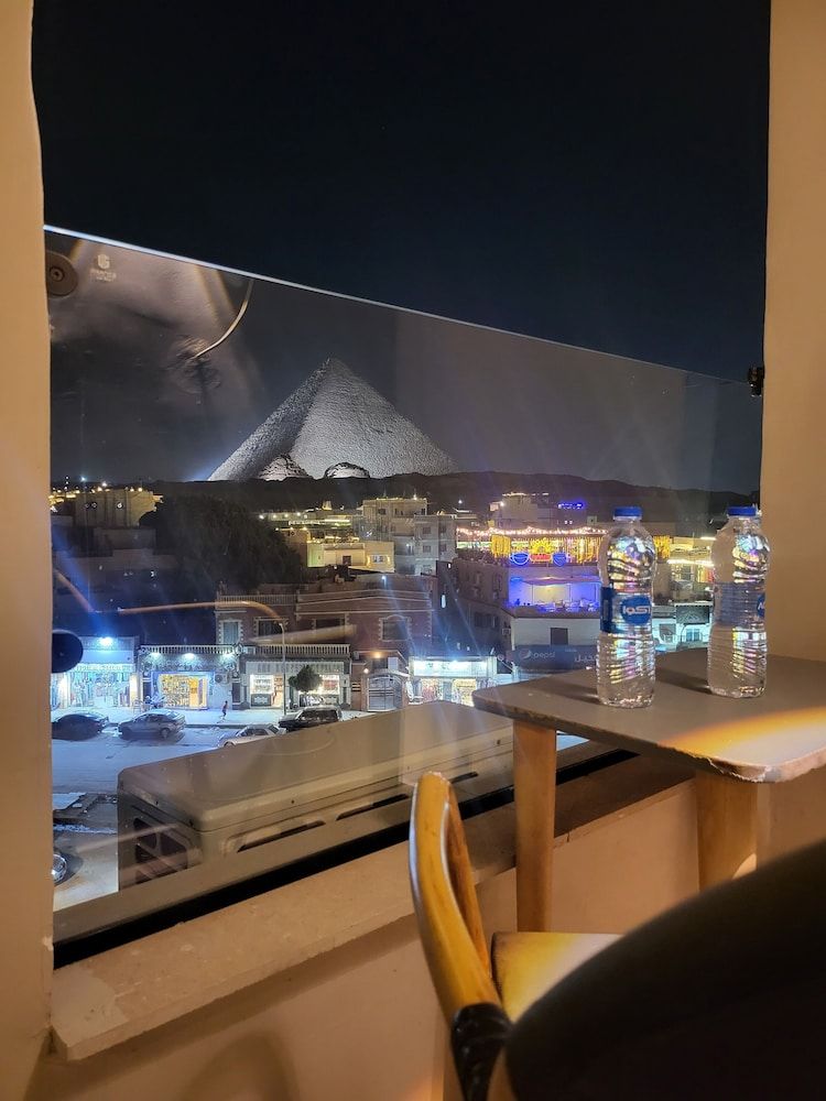 STEPS IN Pyramids View Luxury Triple Room, 1 Bedroom, Non Smoking, City View 7