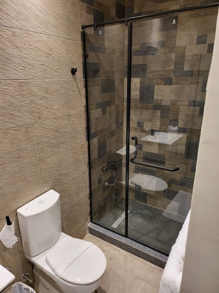 STEPS IN Pyramids View Junior Studio Suite 9