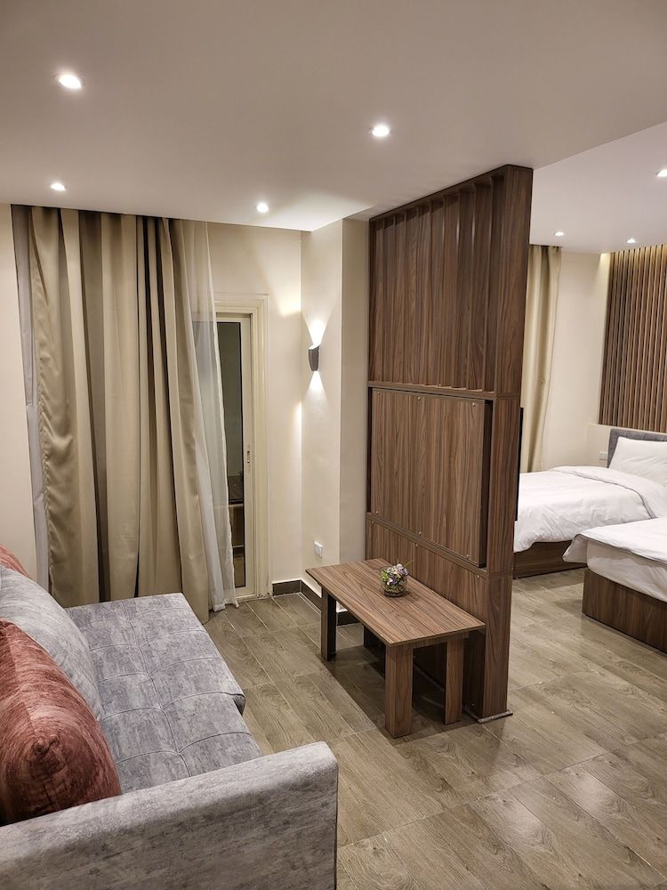 STEPS IN Pyramids View Luxury Triple Room, 1 Bedroom, Non Smoking, City View 4