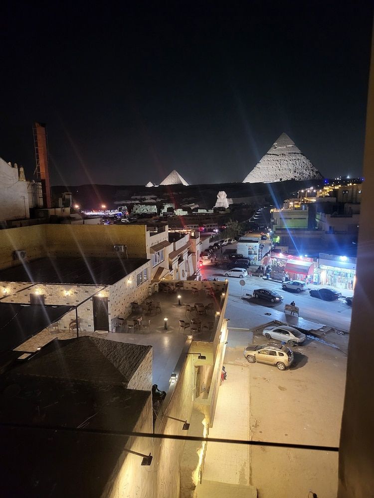 STEPS IN Pyramids View Luxury Triple Room, 1 Bedroom, Non Smoking, City View 8