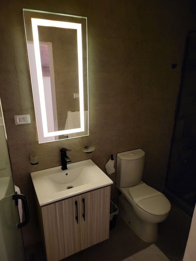 STEPS IN Pyramids View Junior Studio Suite 14