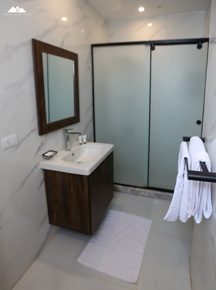 Sofia Pyramids Hotel Deluxe Double Room With Balcony 16