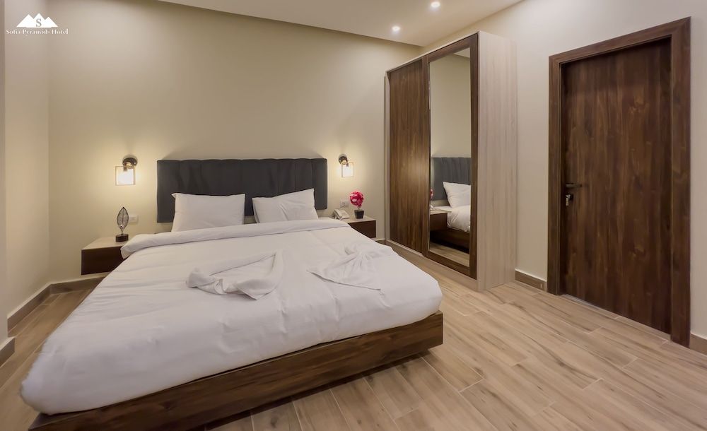Sofia Pyramids Hotel Standard Double Room 10