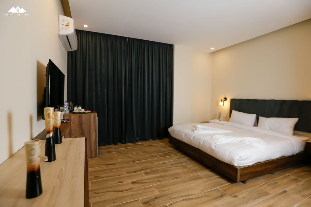 Sofia Pyramids Hotel Deluxe Double Room With Balcony 10