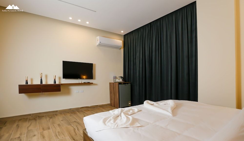 Sofia Pyramids Hotel Deluxe Double Room With Balcony 20