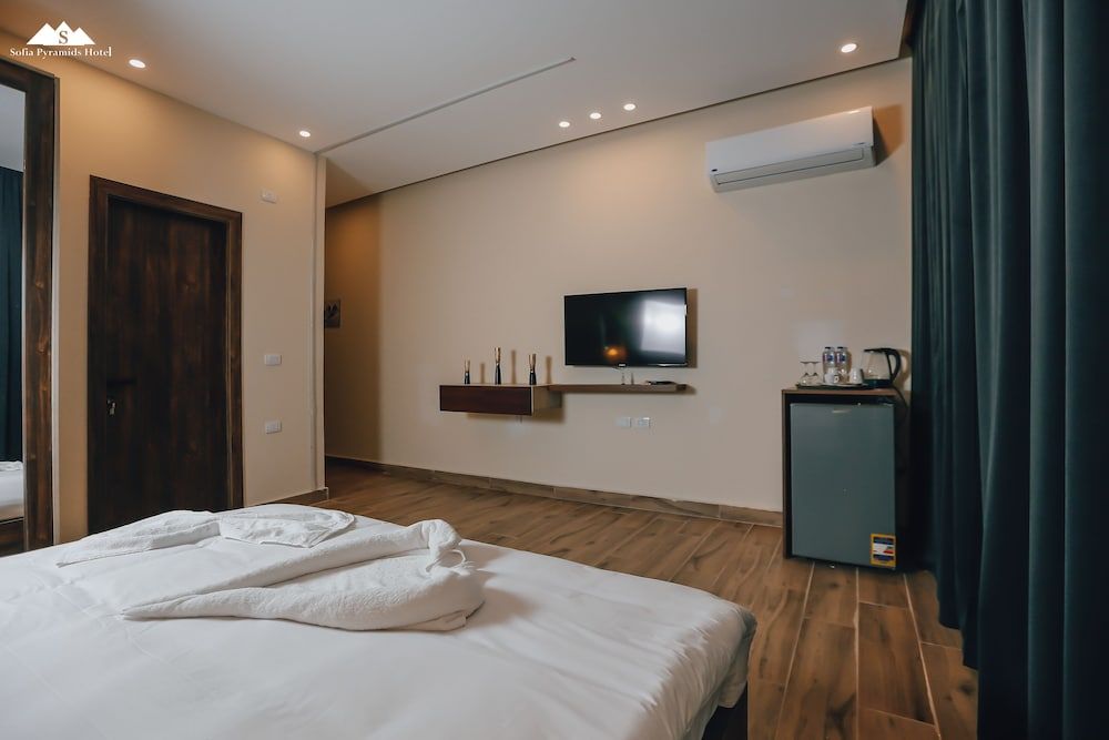 Sofia Pyramids Hotel Standard Double Room 15