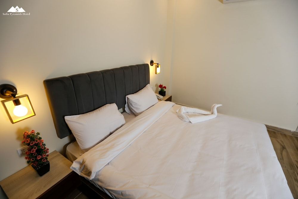 Sofia Pyramids Hotel Deluxe Double Room With Balcony 6
