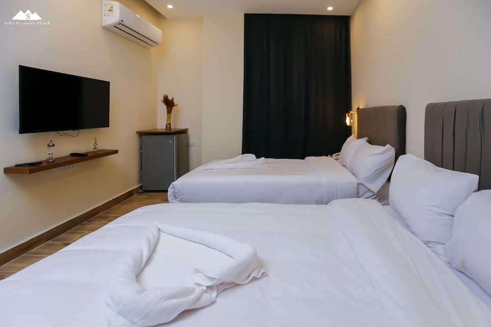 Sofia Pyramids Hotel Standard Twin Room 9