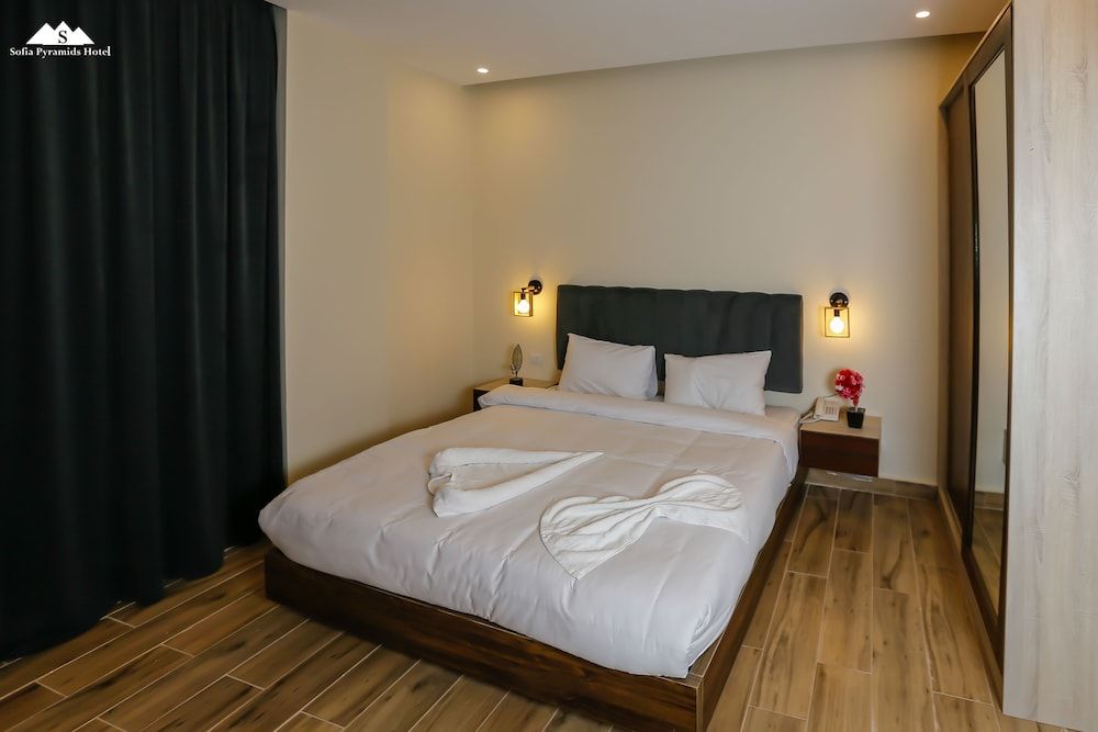 Sofia Pyramids Hotel Deluxe Double Room With Balcony 9