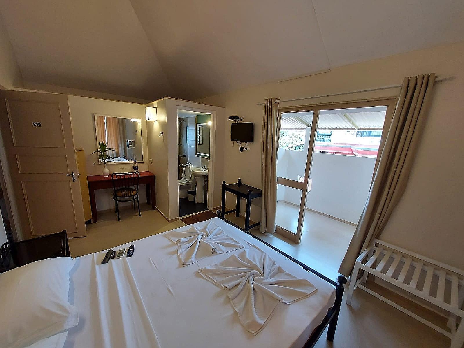 Double Room with Balcony and View