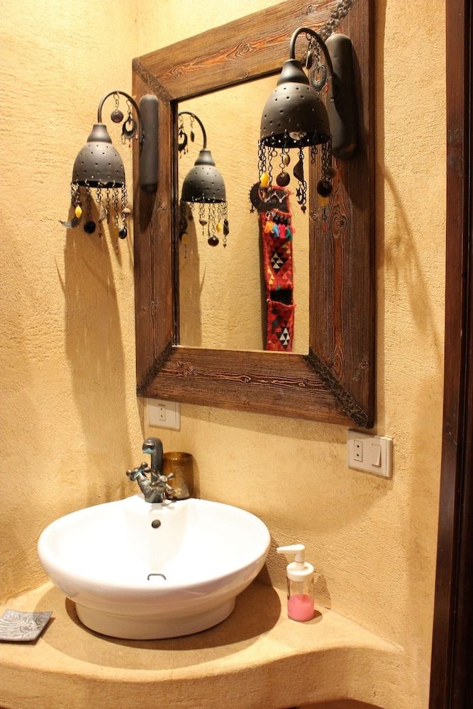 Sinai Old Spices B&B Deluxe Triple Room, Ensuite, Mountain View 4