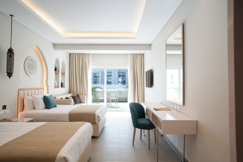 undefined SUNRISE Remal Beach Resort 5