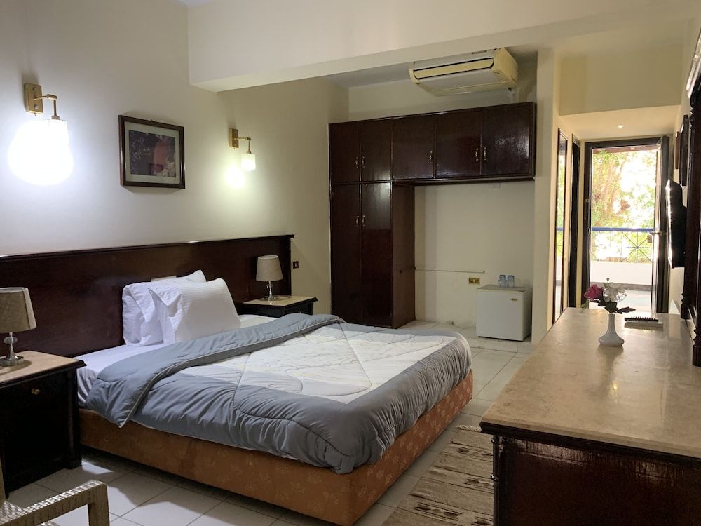 undefined Regency royal hills 7