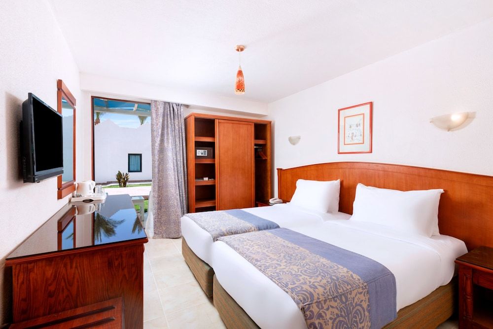 Albatros Sharm Resort - By Pickalbatros Standard Double Room, Garden View 4