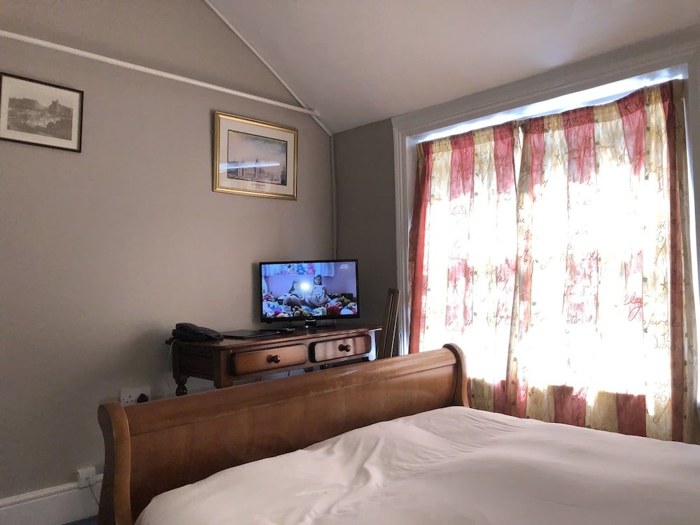 undefined Harvey's Guesthouse 3