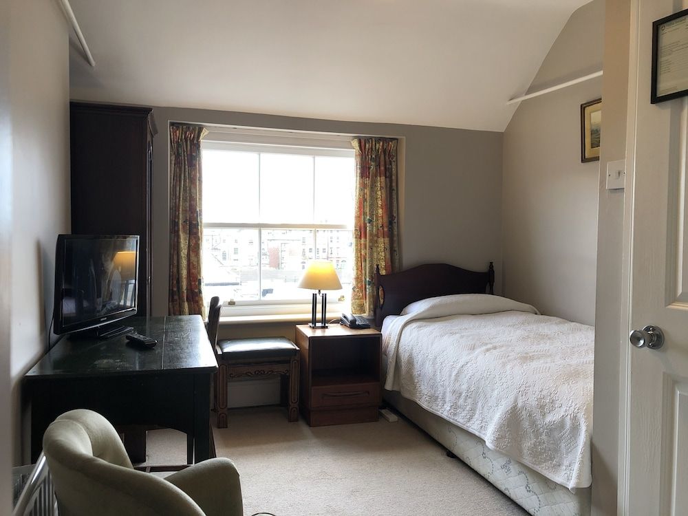 undefined Harvey's Guesthouse 4