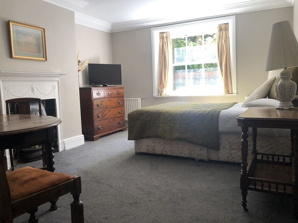 undefined Harvey's Guesthouse 10