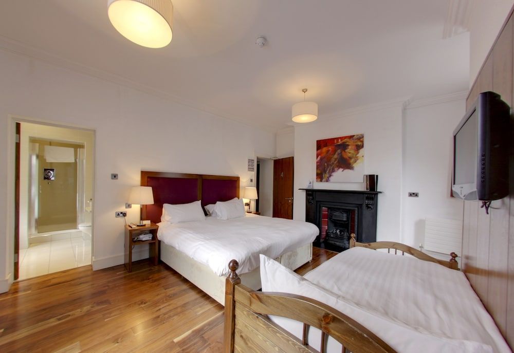 undefined The Lombard Pub & Townhouse