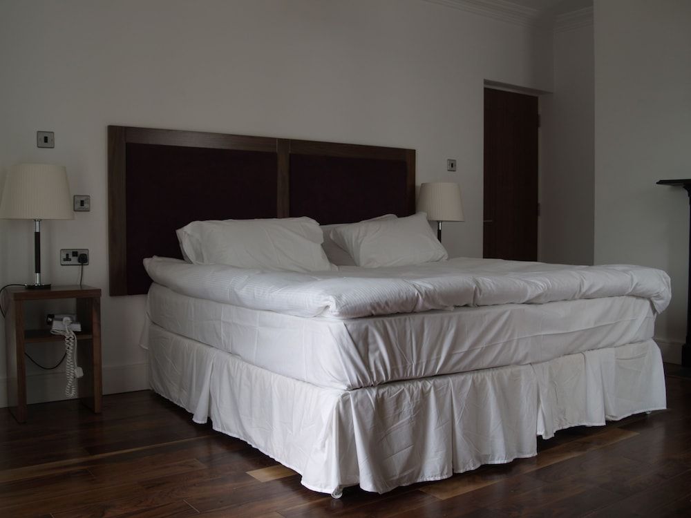 undefined The Lombard Pub & Townhouse 2