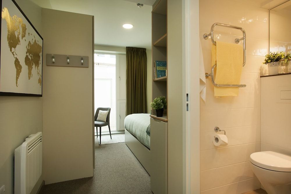 undefined LIVStudent Dublin 10