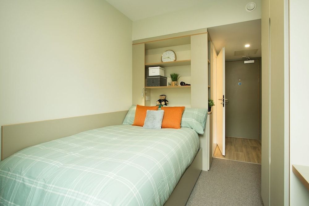 undefined LIVStudent Dublin 6