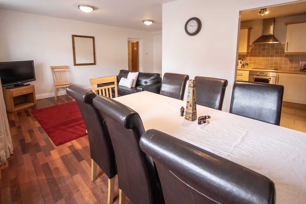 Cozy Modern Bedroom Apartments City L2 City Apartment, Multiple Beds 7