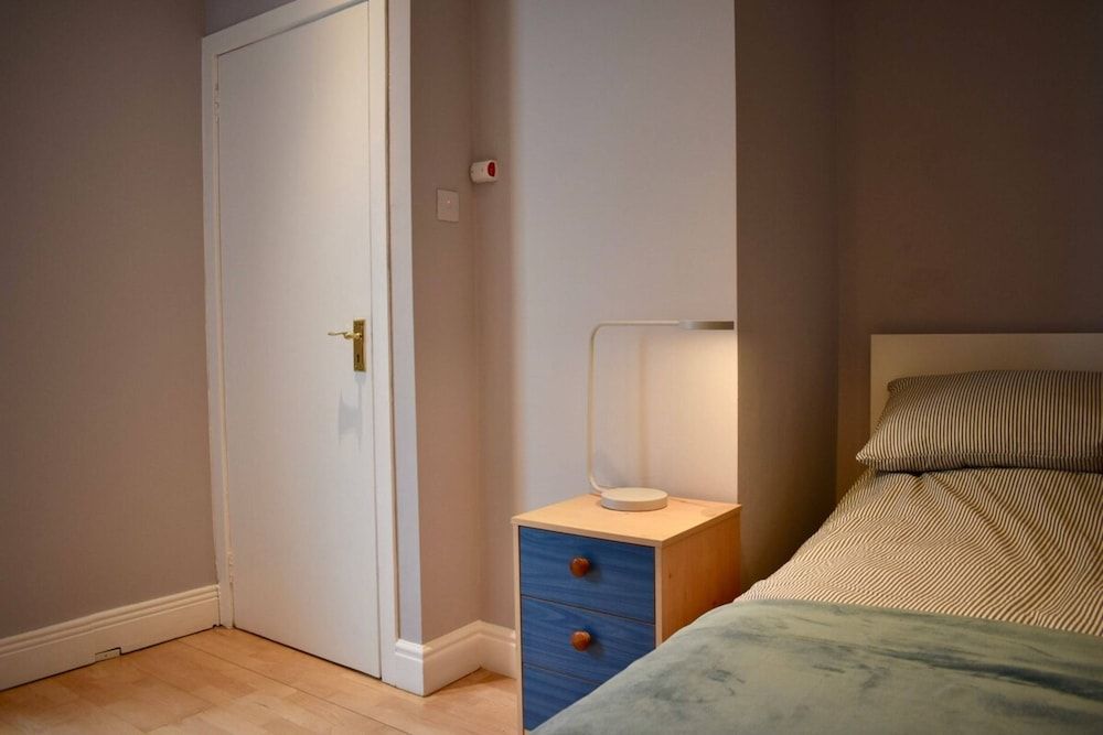 undefined Charming 2 Bedroom Cottage in Central Location 9
