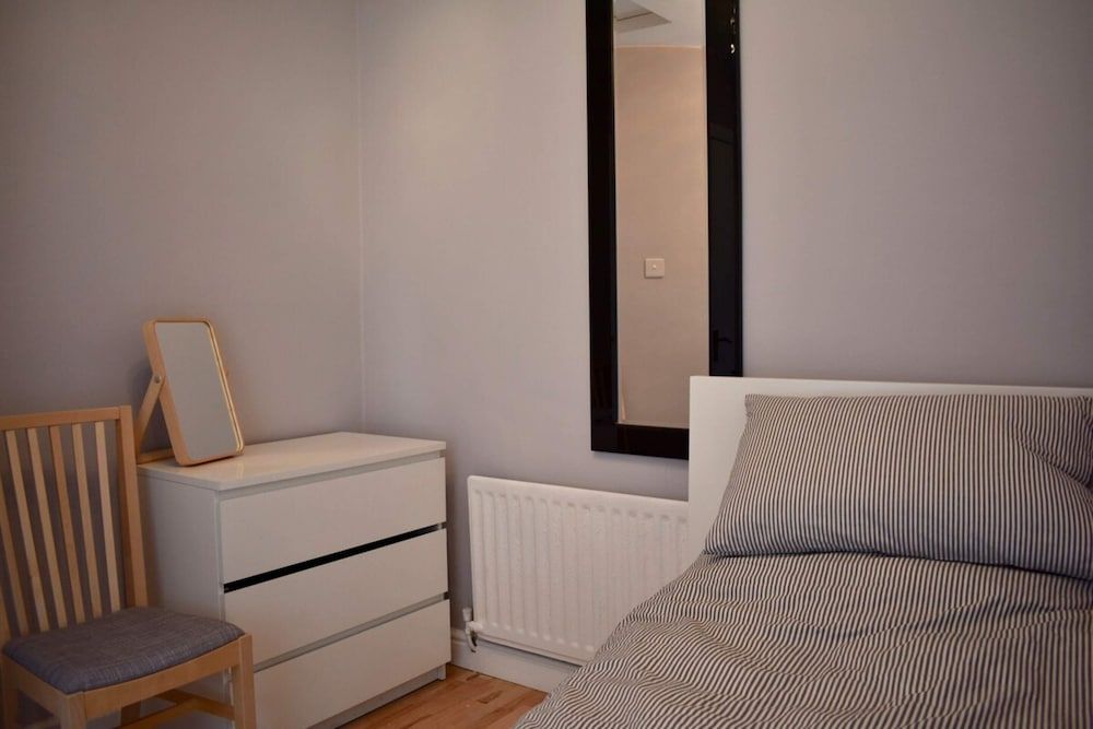 undefined Charming 2 Bedroom Cottage in Central Location