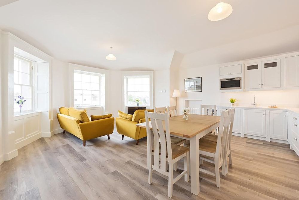 undefined Henrietta Suites City Centre 2