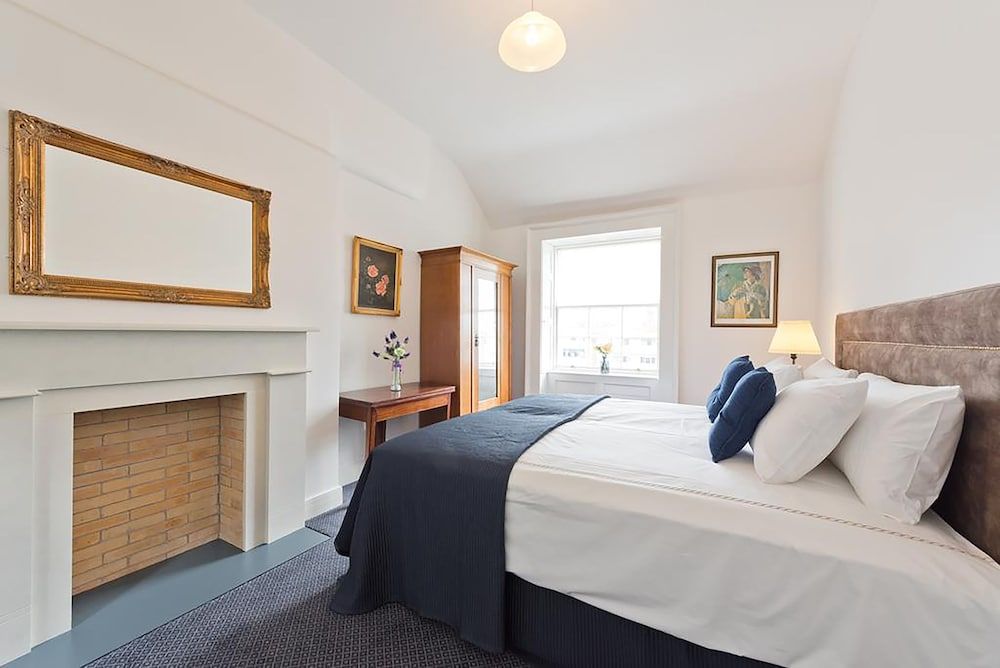 undefined Henrietta Suites City Centre 8