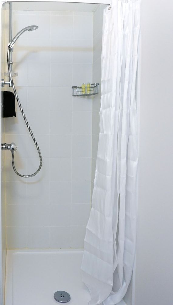 Swuite Dublin (Student Accommodation - ApartHotel) Deluxe Room 8