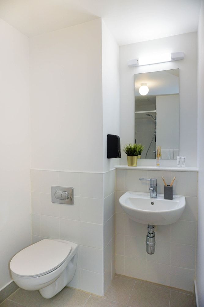 Swuite Dublin (Student Accommodation - ApartHotel) Deluxe Room 7