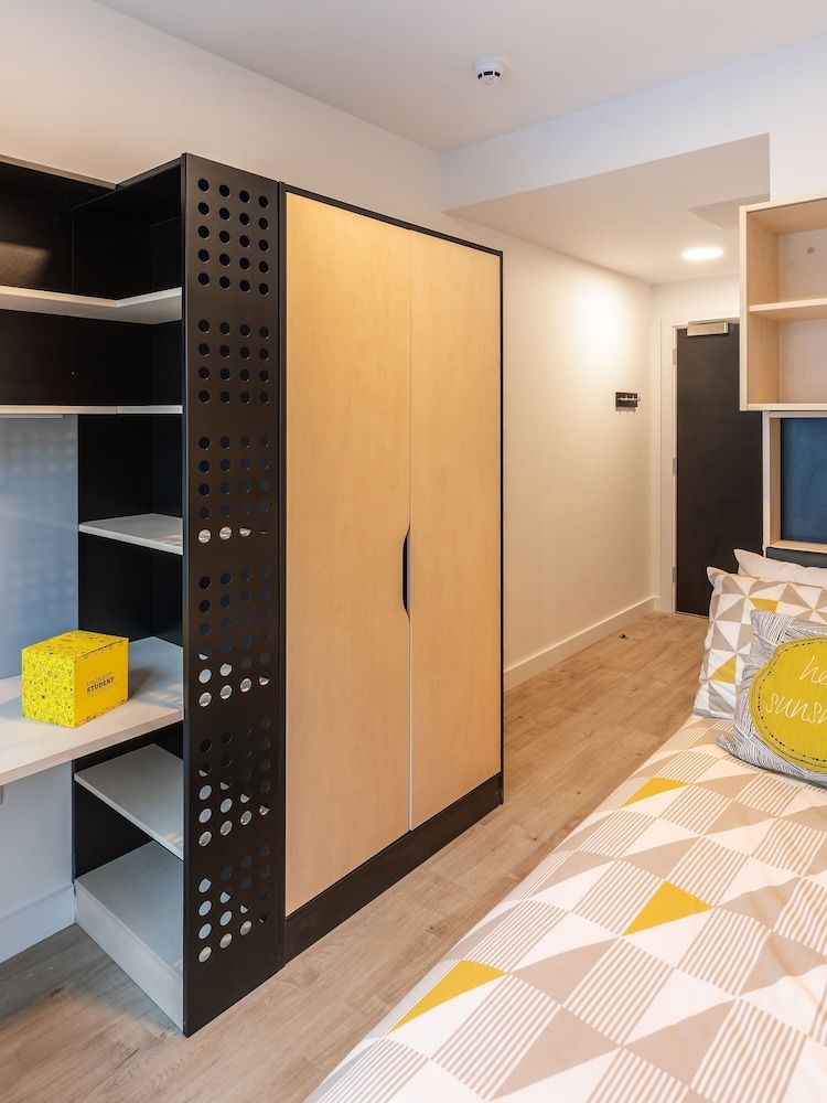 undefined Dominick Place 4