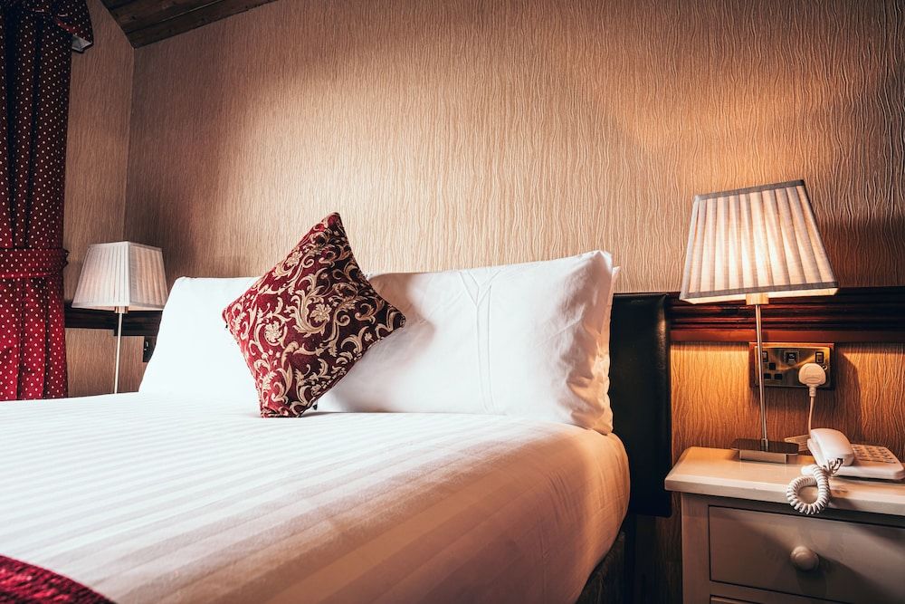 Russell Court Hotel Deluxe Double Room