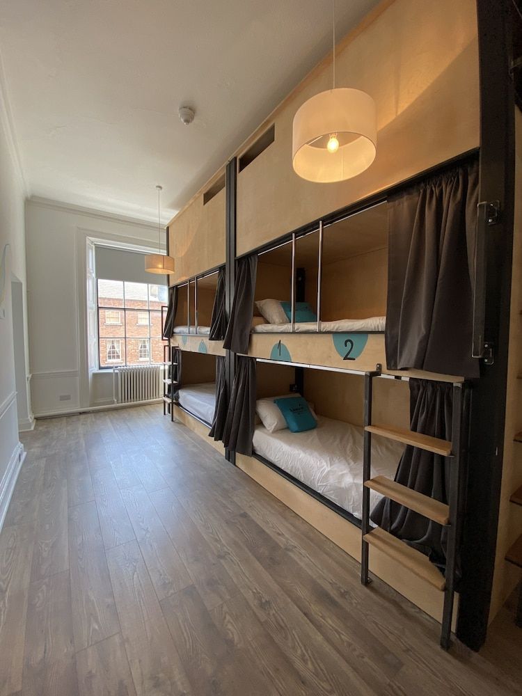 undefined Leevin Hostel George 4