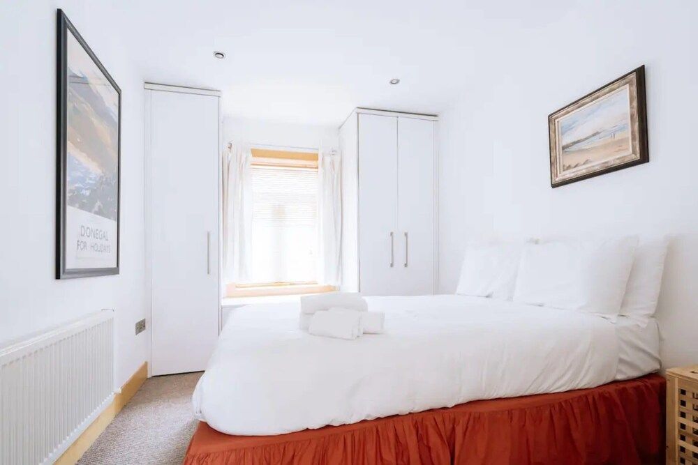 undefined Stunning 3 Bedroom House in Dublin With Courtyard 6