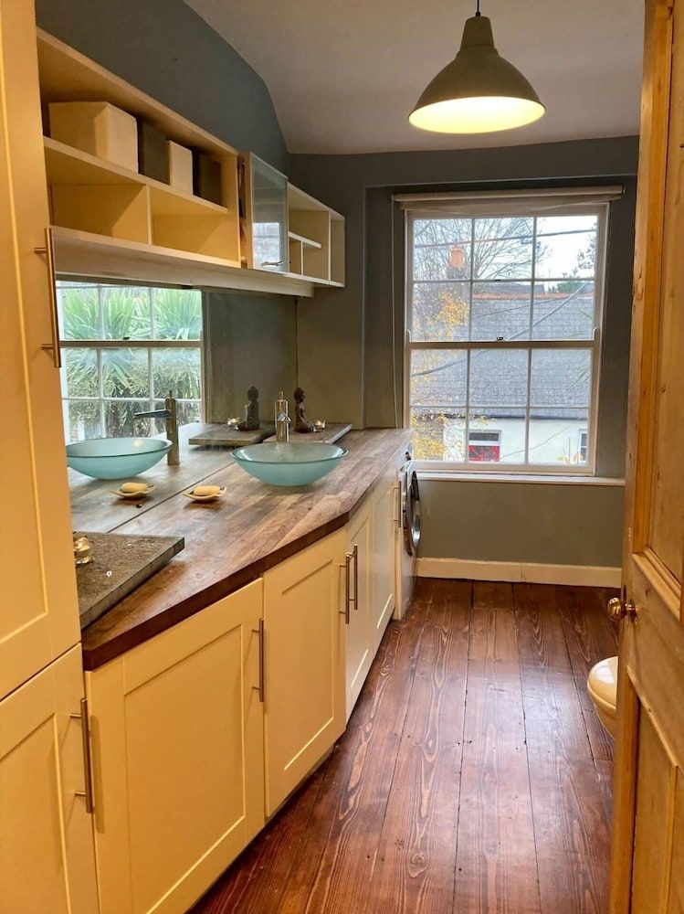 undefined Spacious 3 Bedroom Family Home in North Strand 2