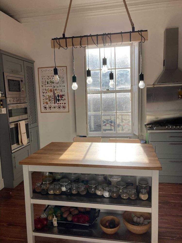 undefined Spacious 3 Bedroom Family Home in North Strand 5