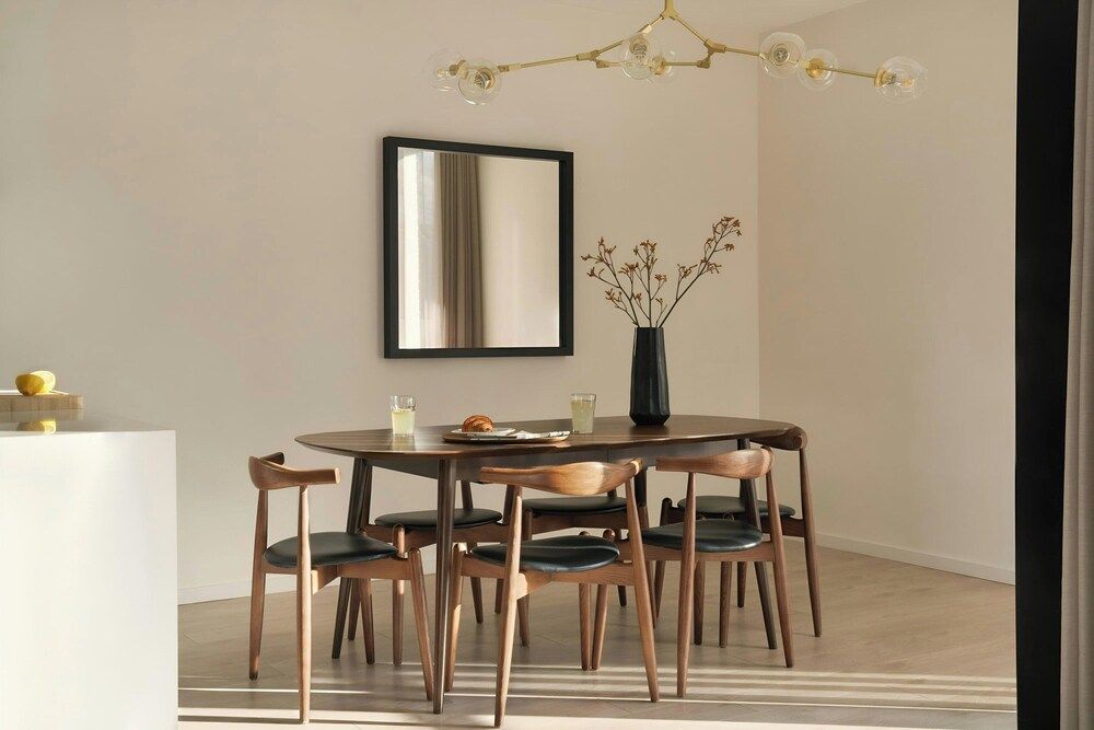 Sonder by Marriott Bonvoy Britain Quay Apartments Grand Canal Square Apartment, 2 Bedrooms, Balcony 11