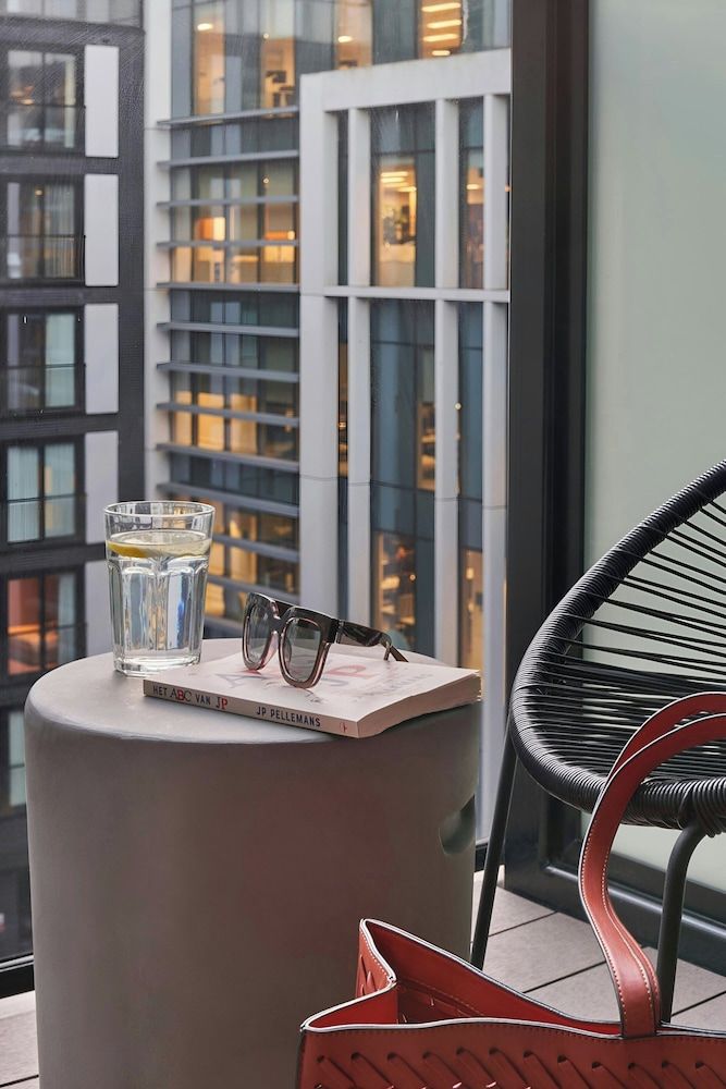 Sonder by Marriott Bonvoy Britain Quay Apartments Grand Canal Square Apartment, 2 Bedrooms, Balcony 6