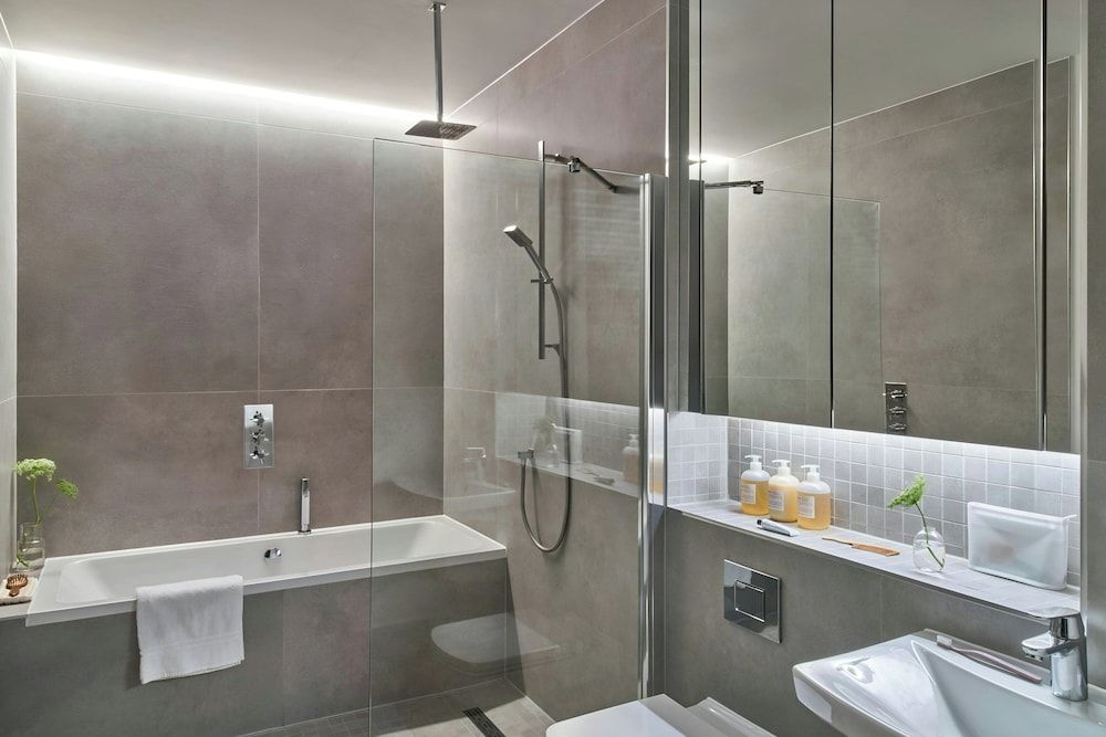 Sonder by Marriott Bonvoy Britain Quay Apartments Grand Canal Square Apartment, 1 Bedroom, Balcony 6